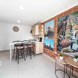 Apartamento Precioso En Con Parqueadero Gratis Laure, Medellín