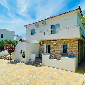 Dollomaja 3*, Ksamil Albania